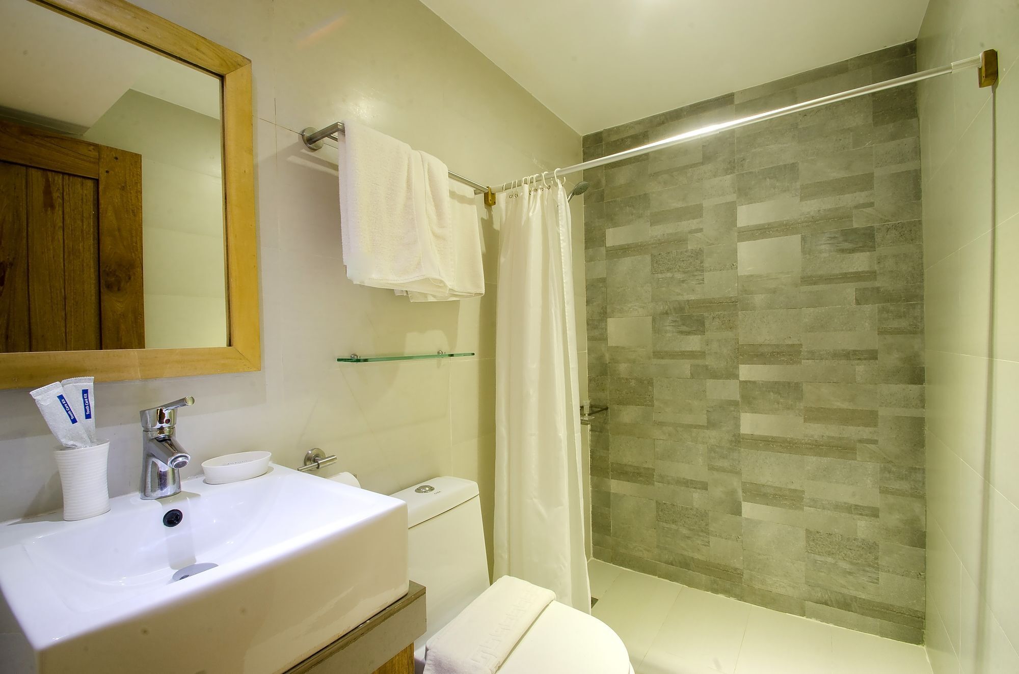 Zuzuni Boutique Hotel Balabag  Esterno foto