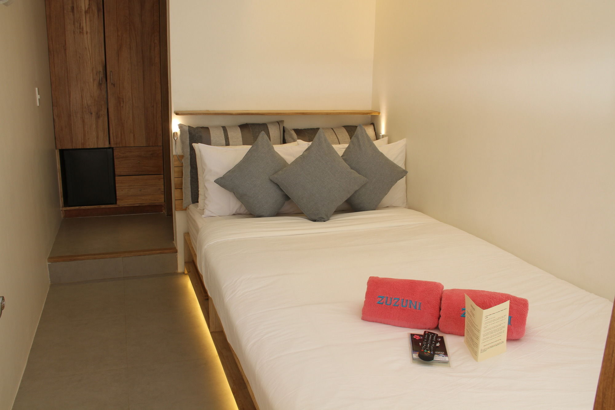 Zuzuni Boutique Hotel Balabag  Esterno foto